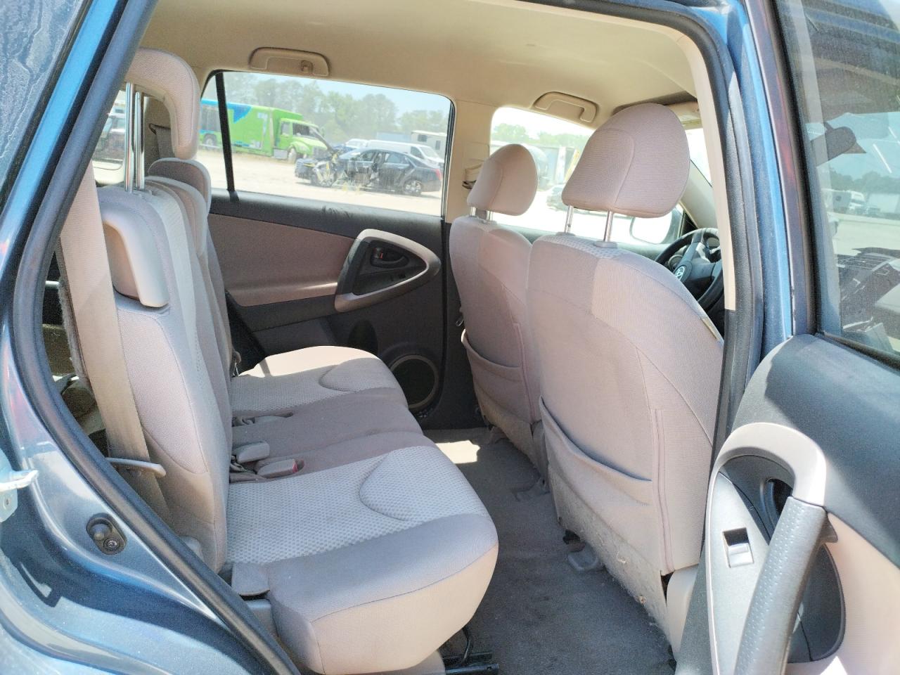 Photo 6 from auction – 2008 TOYOTA RAV4 with VIN JTMZD33V586071384