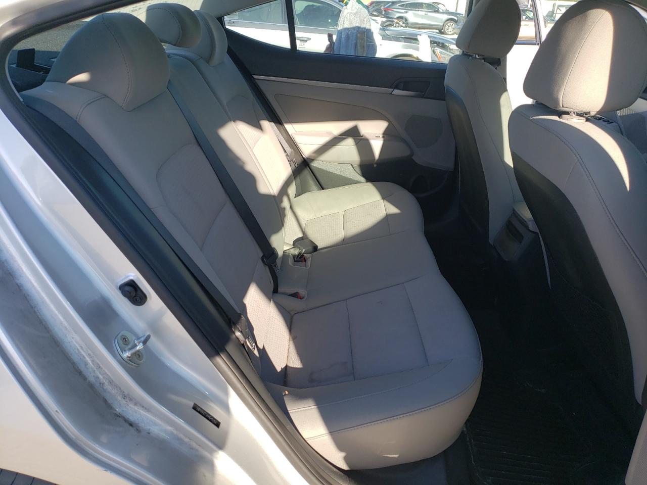 Photo 6 from auction – 2017 HYUNDAI ELANTRA SE with VIN 5NPD84LF2HH045294