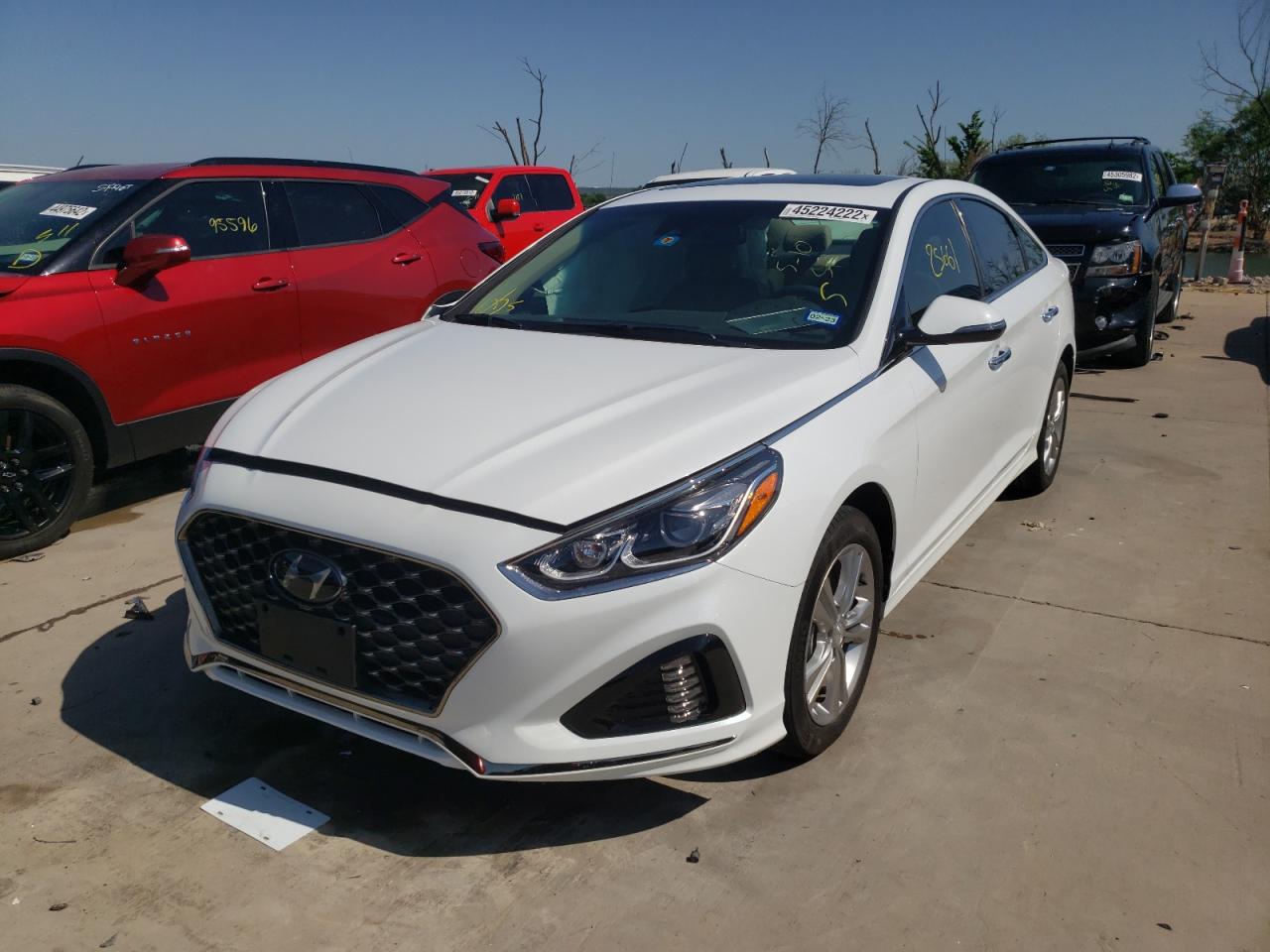 Photo 2 from auction – 2019 HYUNDAI SONATA LIM with VIN 5NPE34AF6KH744604
