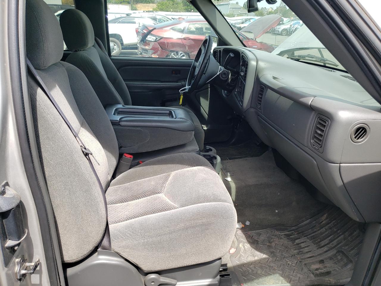 Photo 5 from auction – 2004 CHEVROLET SILVERADO with VIN 2GCEC19V741167418