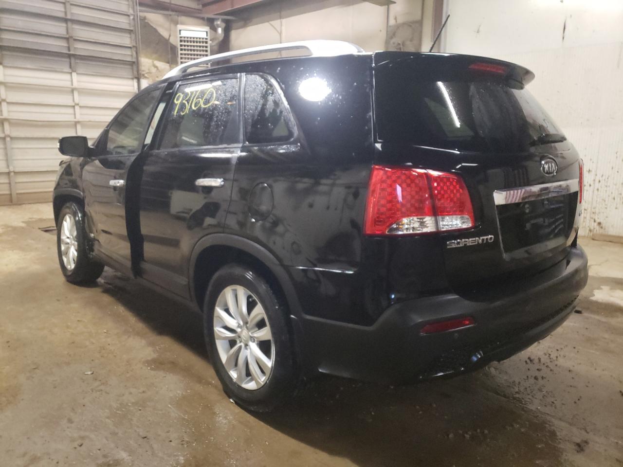 Photo 3 from auction – 2011 KIA SORENTO EX with VIN 5XYKUDA25BG051530
