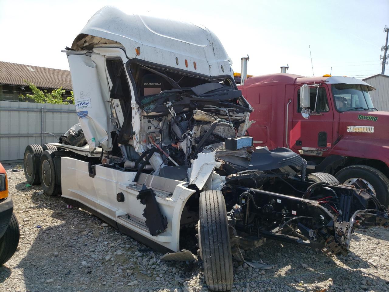 FREIGHTLINER CASCADIA 1 2018 with VIN 3AKJHHDR1JSJX3804 - Photo from auction