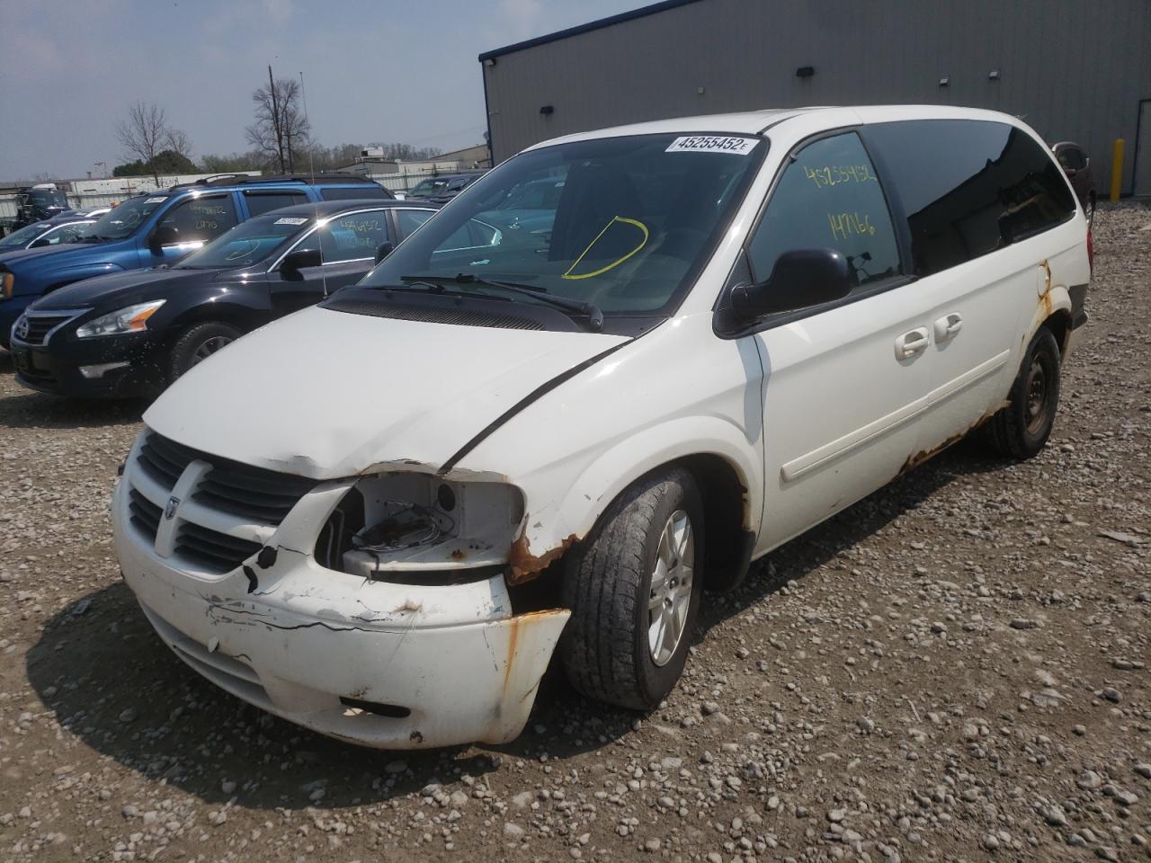 Photo 2 from auction – 2005 DODGE GRAND CARA with VIN 2D4GP24R65R145011
