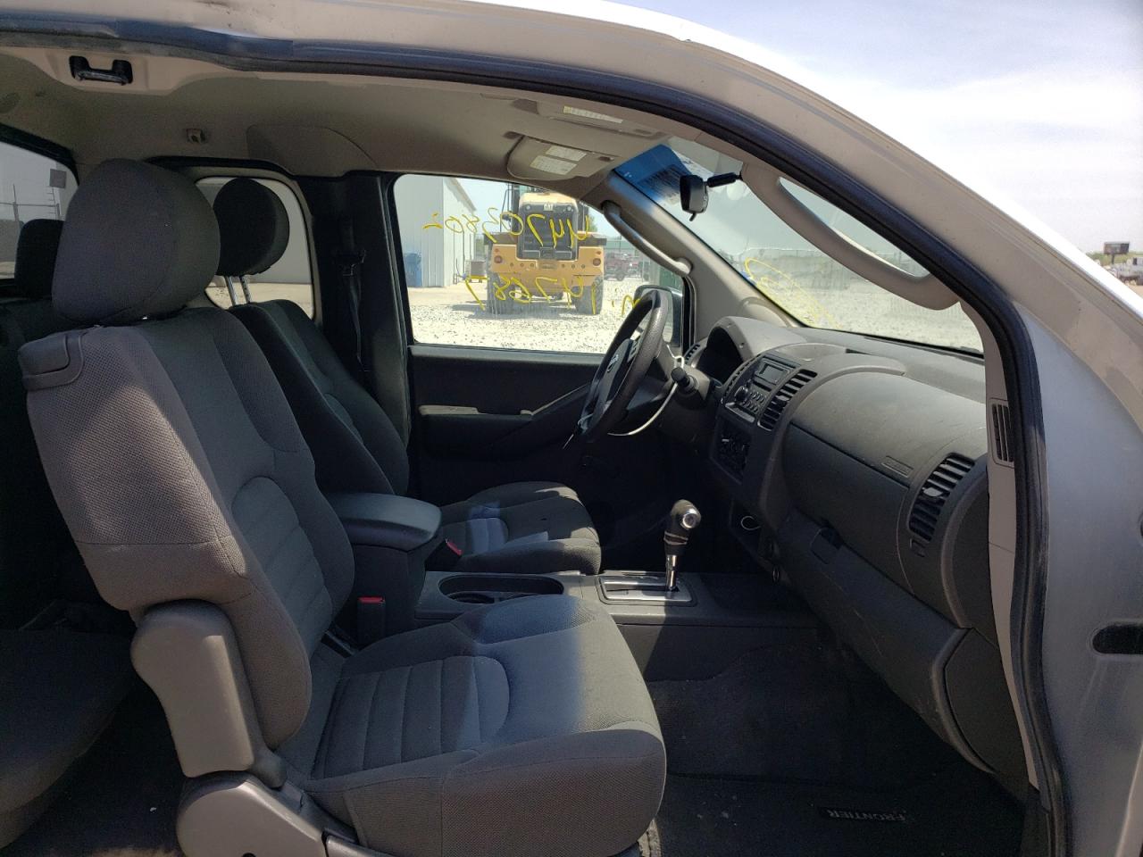 Photo 5 from auction – 2005 NISSAN FRONTIER K with VIN 1N6BD06T25C432414