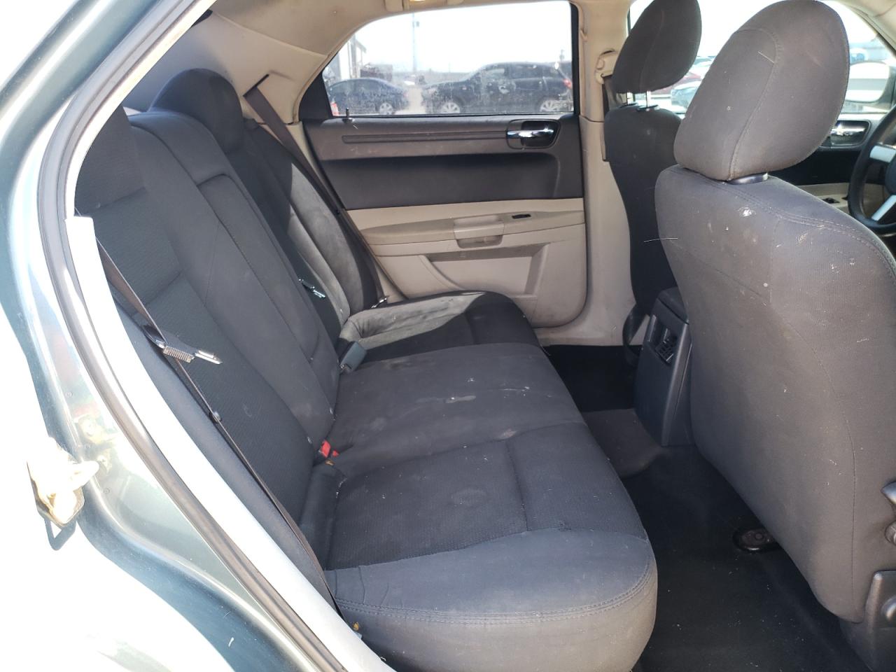 Photo 6 from auction – 2005 CHRYSLER 300 with VIN 2C3JA43R15H532397