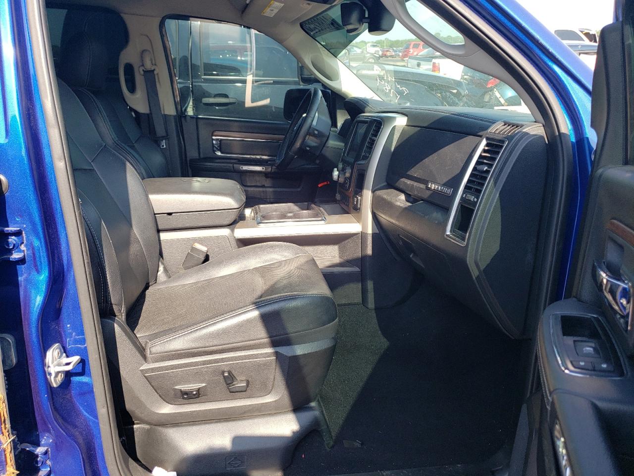 Photo 5 from auction – 2015 RAM 1500 LARAM with VIN 1C6RR7NTXFS601784