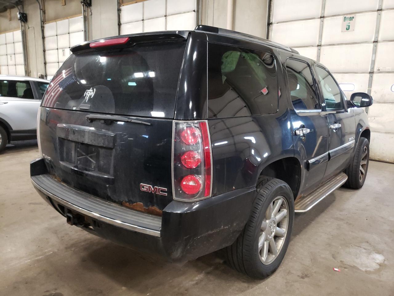 Photo 4 from auction – 2008 GMC YUKON DENA with VIN 1GKFK63848J129877