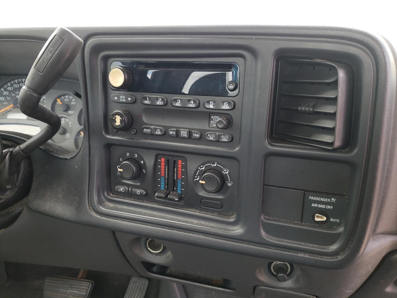 Photo 9 from auction – 2004 CHEVROLET SILVERADO with VIN 1GCGC24U84Z103375