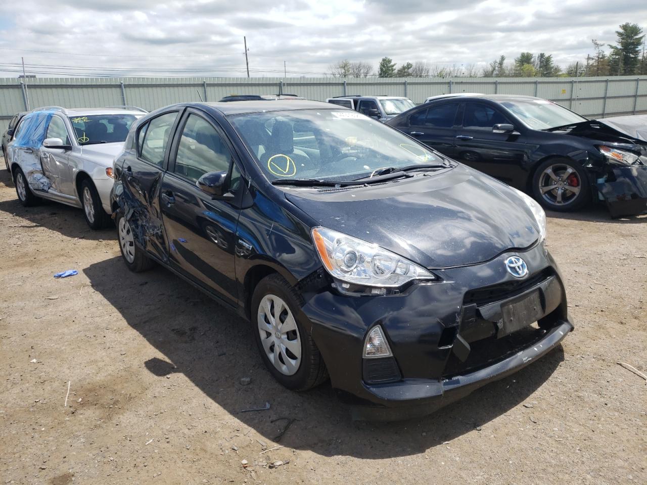 TOYOTA PRIUS C 2013 with VIN JTDKDTB37D1548096 - Photo from auction
