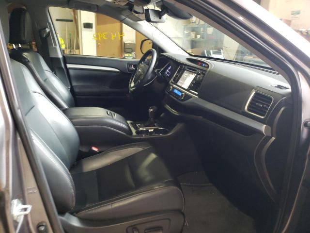 Photo 5 from auction – 2018 TOYOTA HIGHLANDER with VIN 5TDJZRFHXJS538019