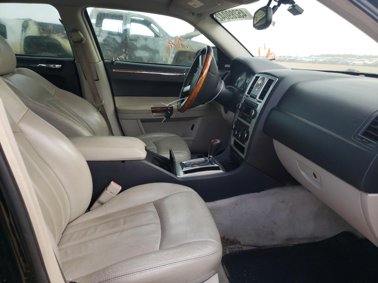 Photo 5 from auction – 2006 CHRYSLER 300C with VIN 2C3KA63H26H170847
