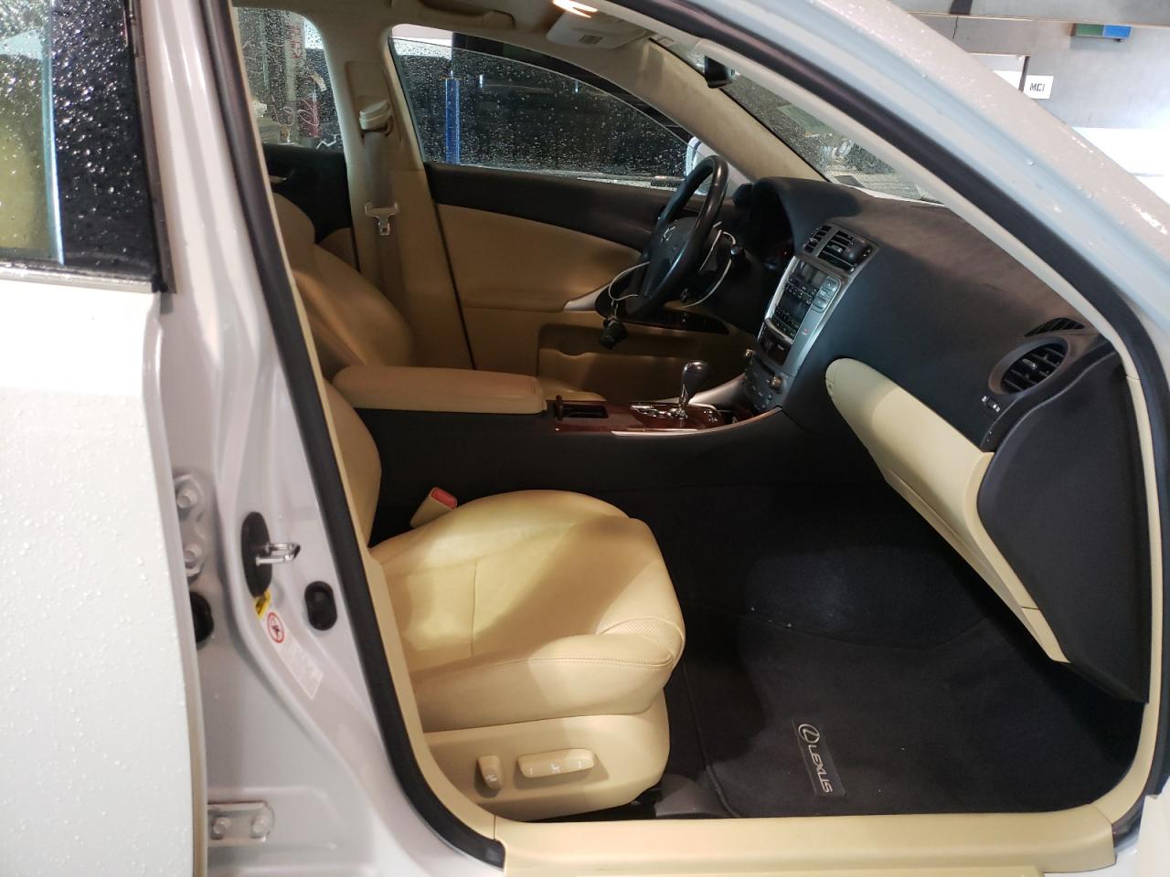 Photo 5 from auction – 2008 LEXUS IS 250 with VIN JTHCK262282026187