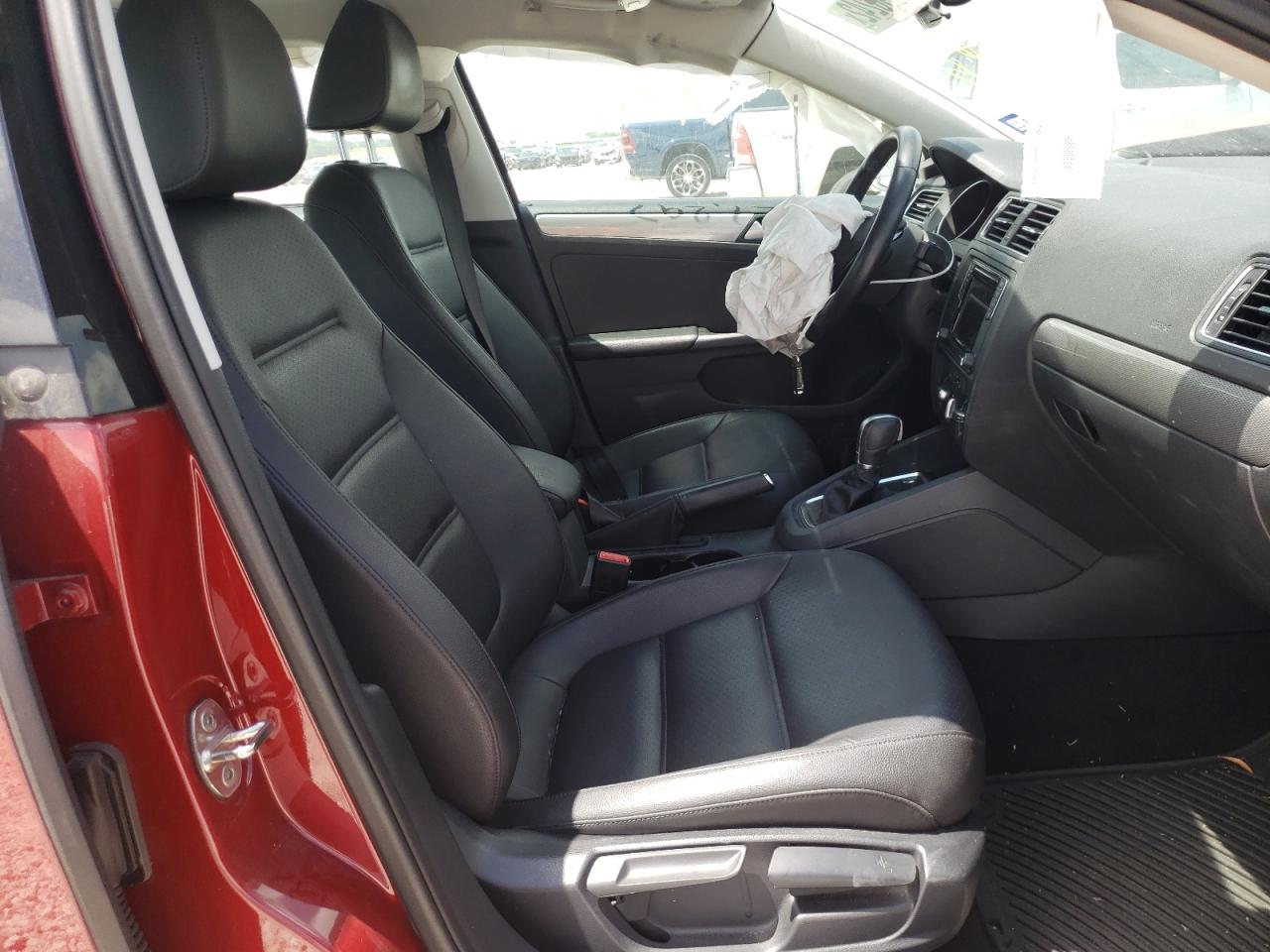 Photo 15 from auction – 2017 VOLKSWAGEN JETTA SE with VIN 3VWDB7AJ5HM265854