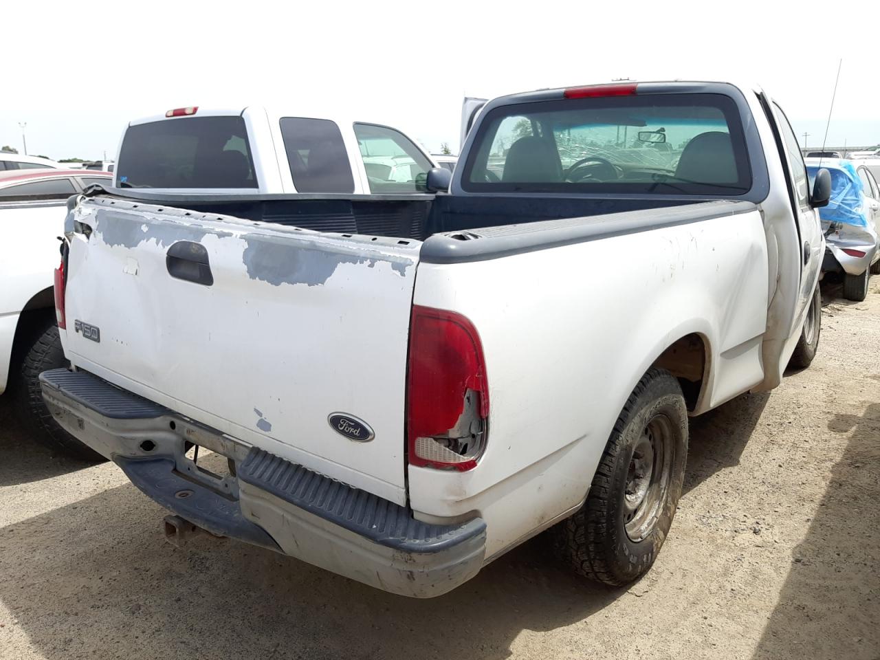 Photo 4 from auction – 1998 FORD F150 with VIN 1FTZF1726WKB46774