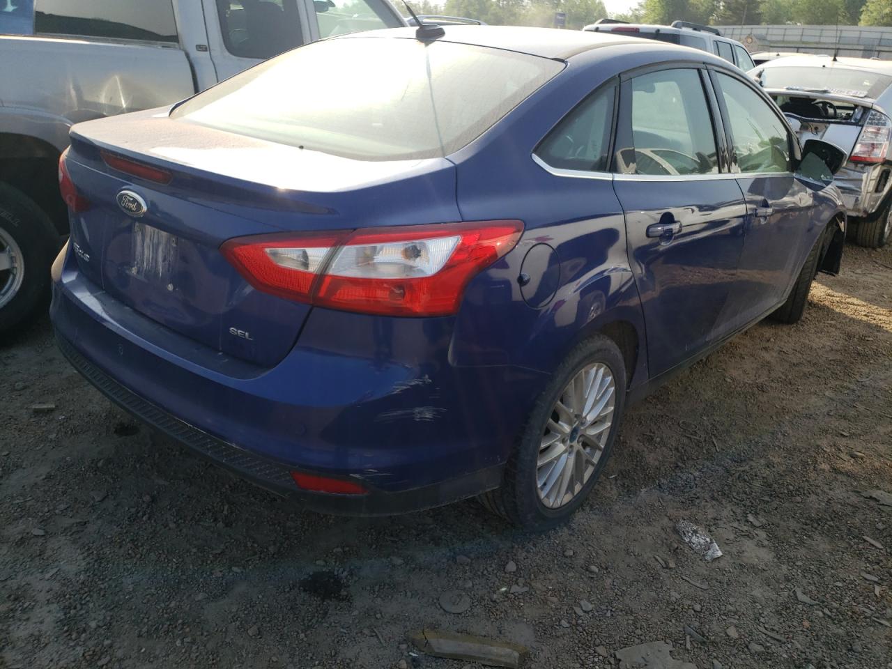 Photo 4 from auction – 2012 FORD FOCUS SEL with VIN 1FAHP3H2XCL315659