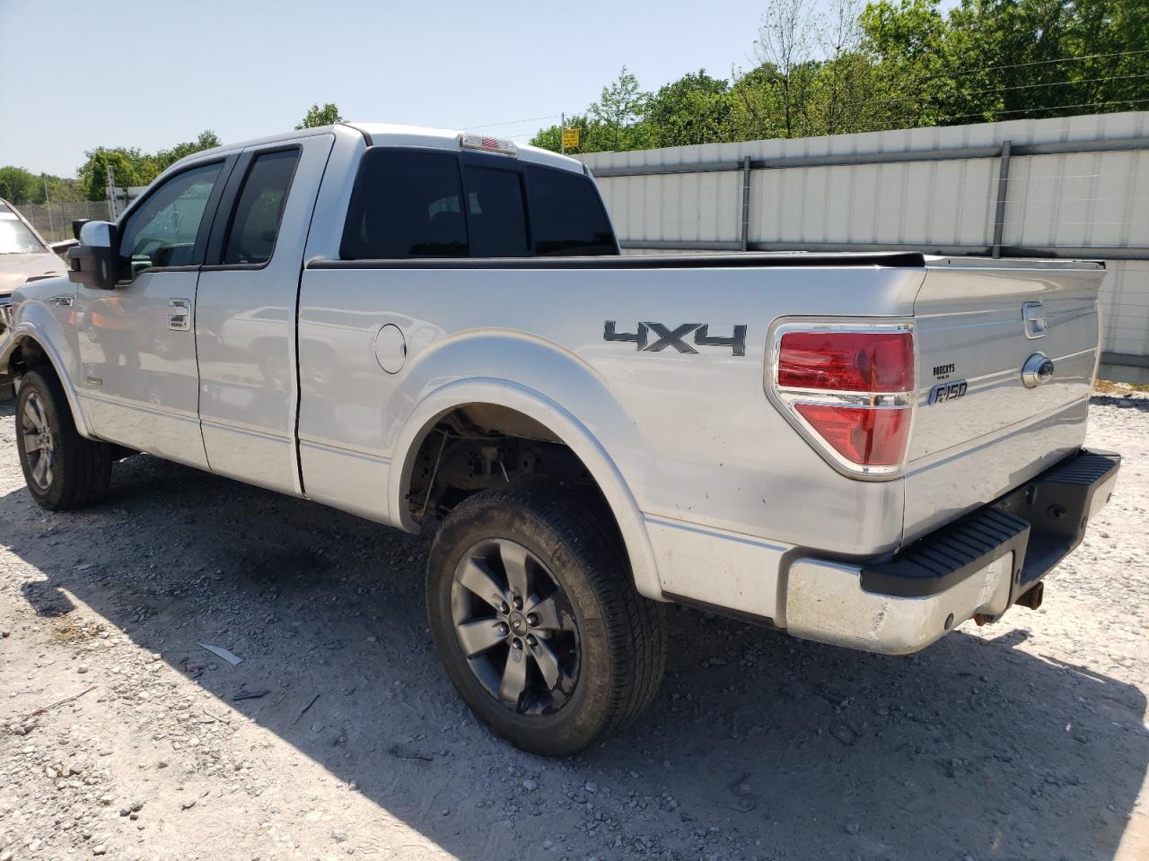 Photo 3 from auction – 2011 FORD F150 SUPER with VIN 1FTFX1ET6BFB32632