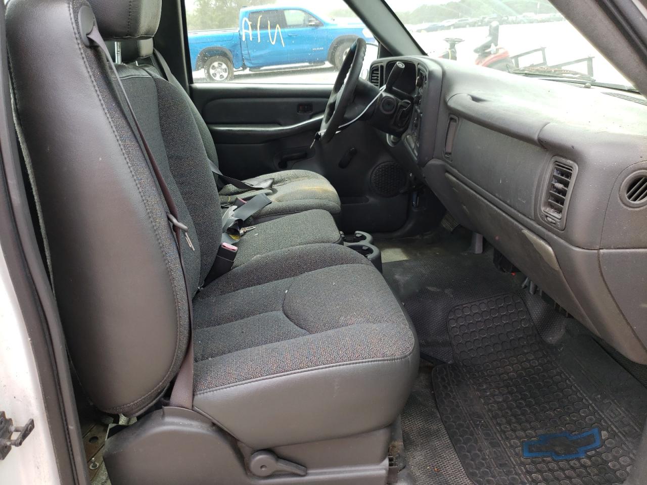 Photo 5 from auction – 2004 CHEVROLET SILVERADO with VIN 1GCGC24U84Z103375