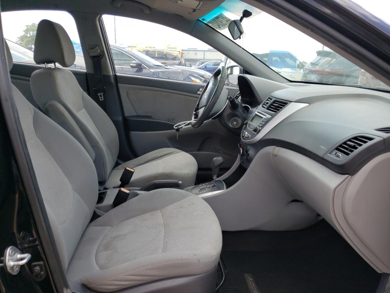 Photo 5 from auction – 2013 HYUNDAI ACCENT GLS with VIN KMHCT4AE7DU577463