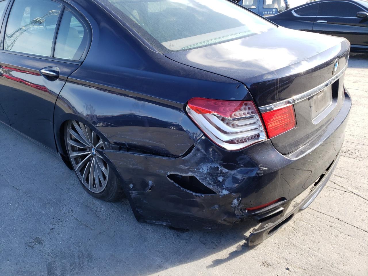Photo 9 from auction – 2009 BMW 750 LI with VIN WBAKB83519CY62158