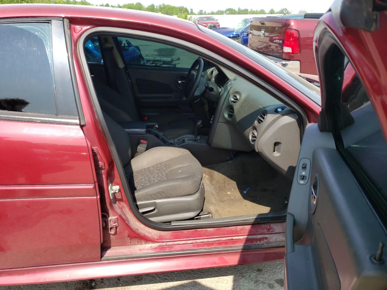 Photo 5 from auction – 2004 PONTIAC GRAND PRIX with VIN 2G2WP522441141962
