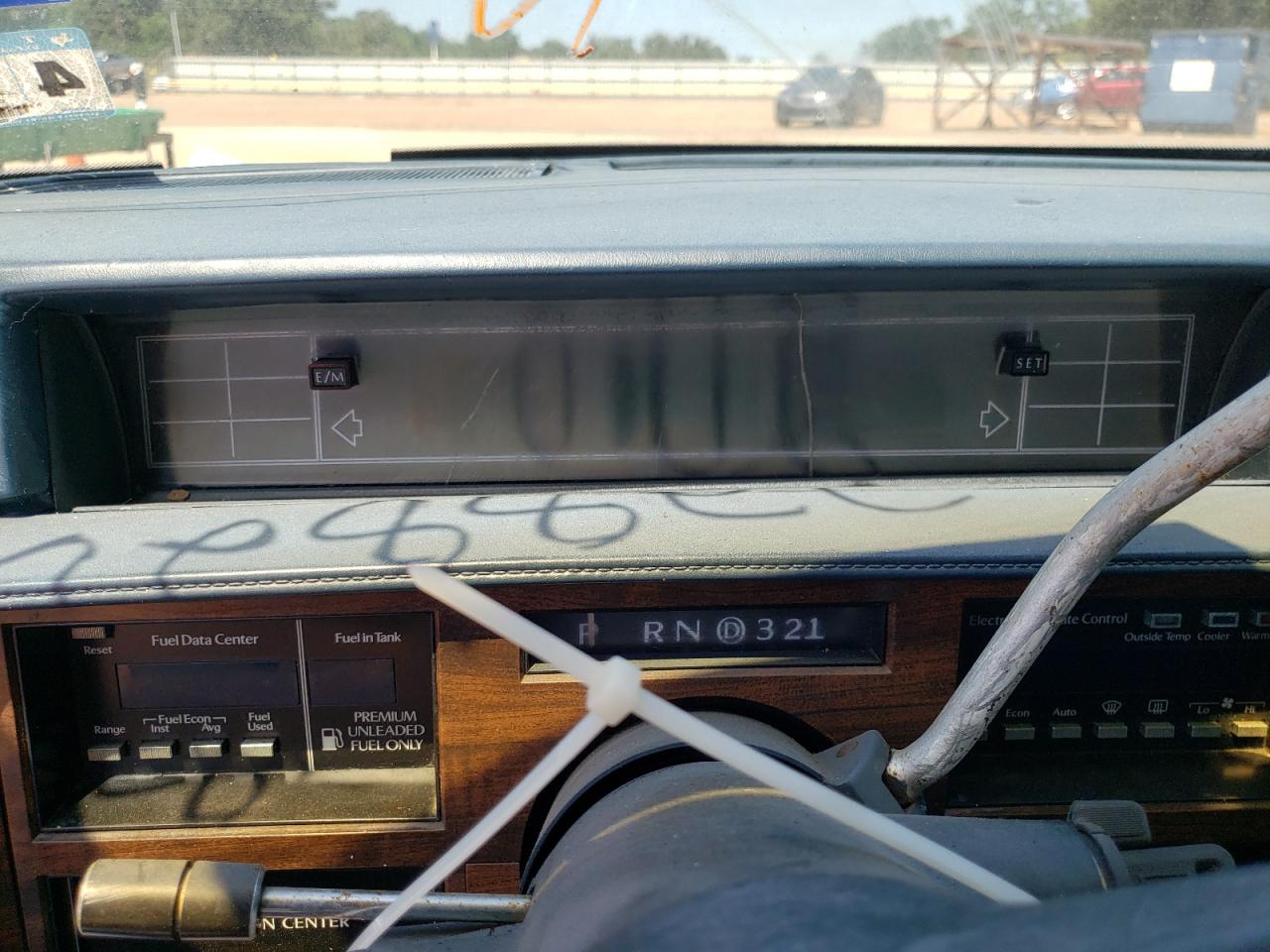 Photo 8 from auction – 1991 CADILLAC DEVILLE with VIN 1G6CD53B1M4228828