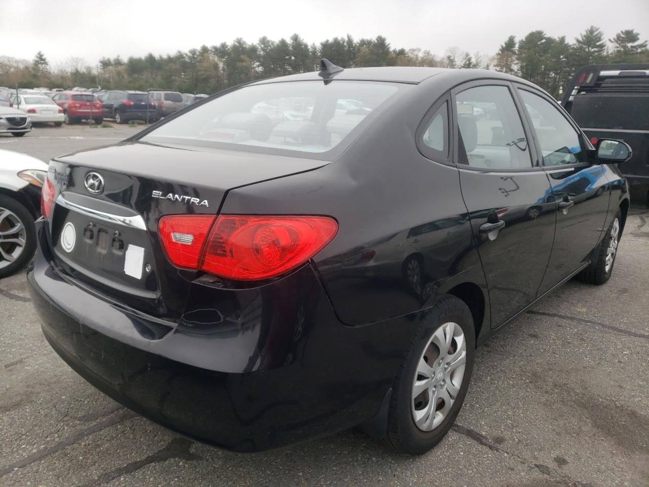 Photo 4 from auction – 2010 HYUNDAI ELANTRA with VIN KMHDU4AD2AU977595