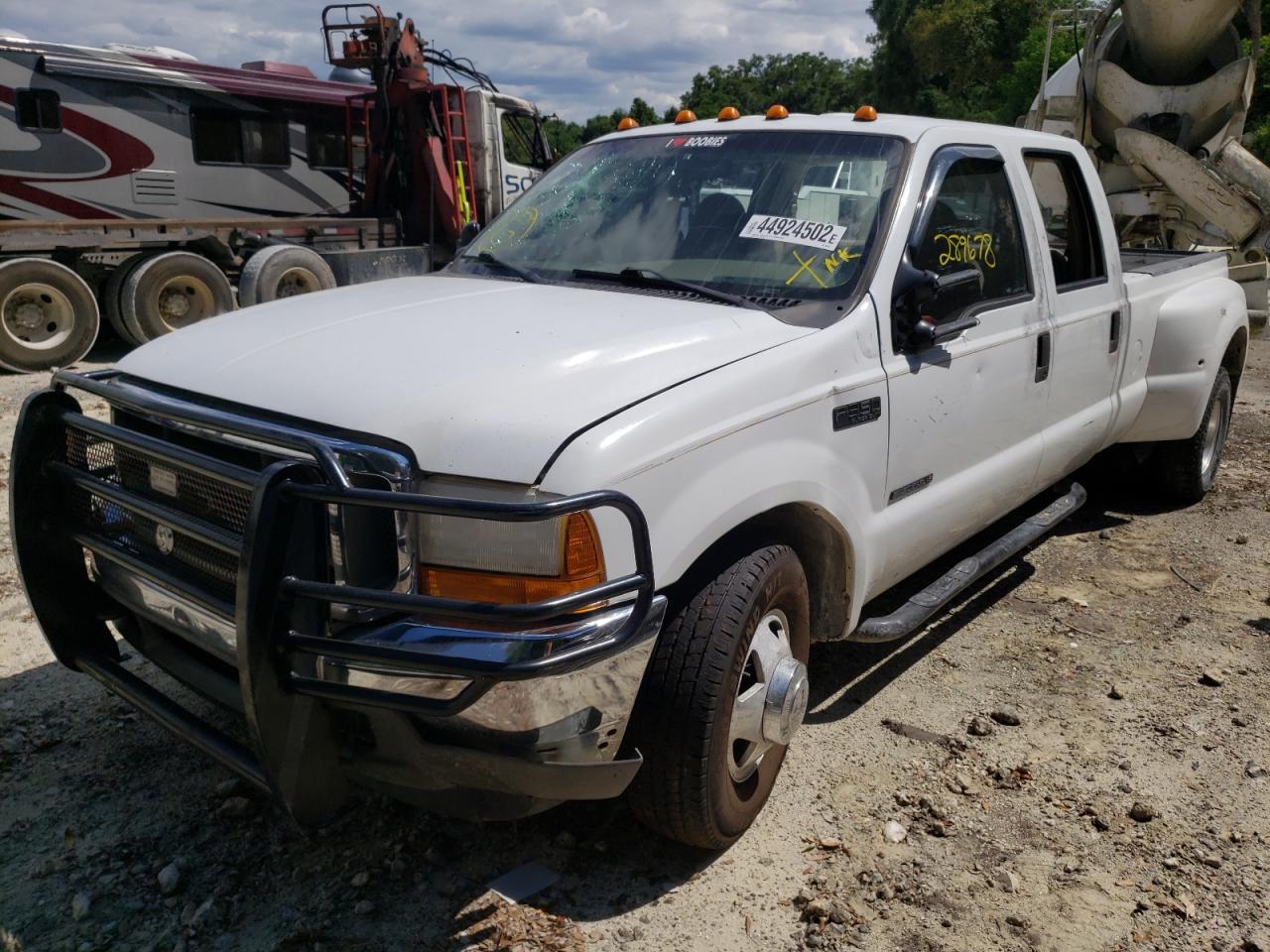 Photo 2 from auction – 2001 FORD F350 SUPER with VIN 1FTWW32FX1EB50939