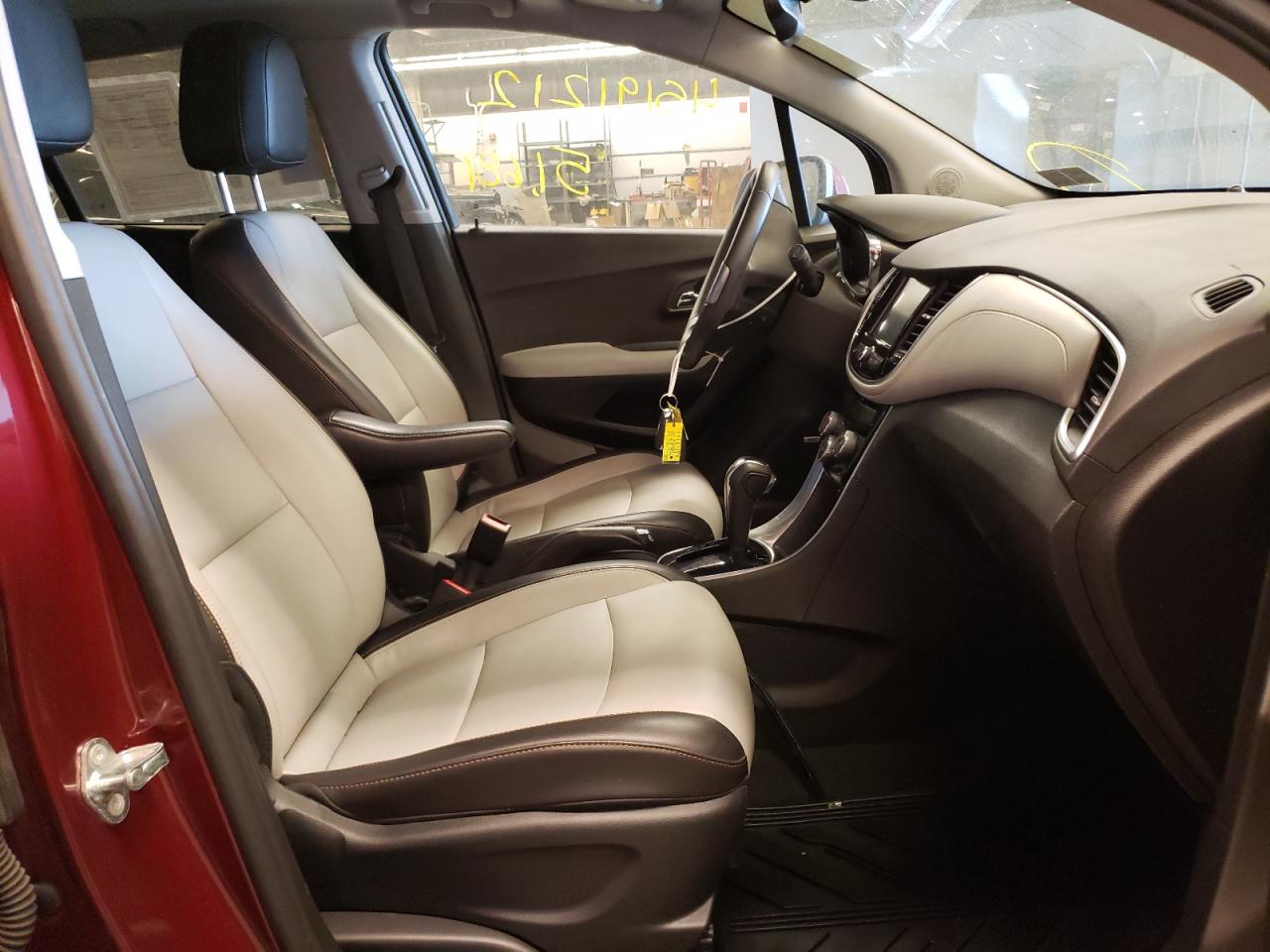 Photo 5 from auction – 2017 CHEVROLET TRAX PREMI with VIN 3GNCJRSB6HL270871