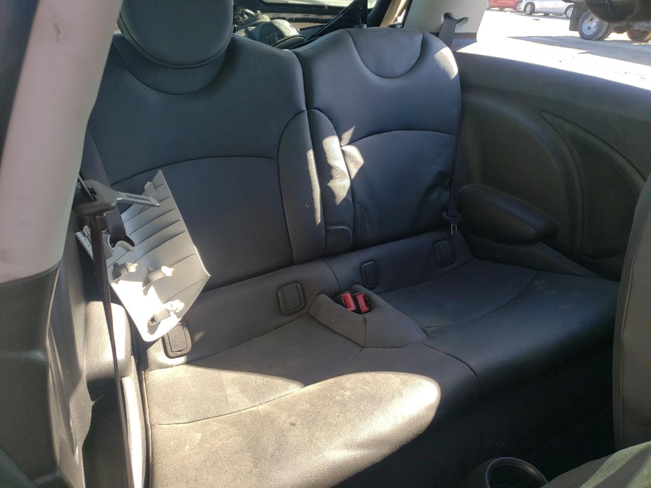 Photo 6 from auction – 2009 MINI COOPER with VIN WMWMF33559TW72864