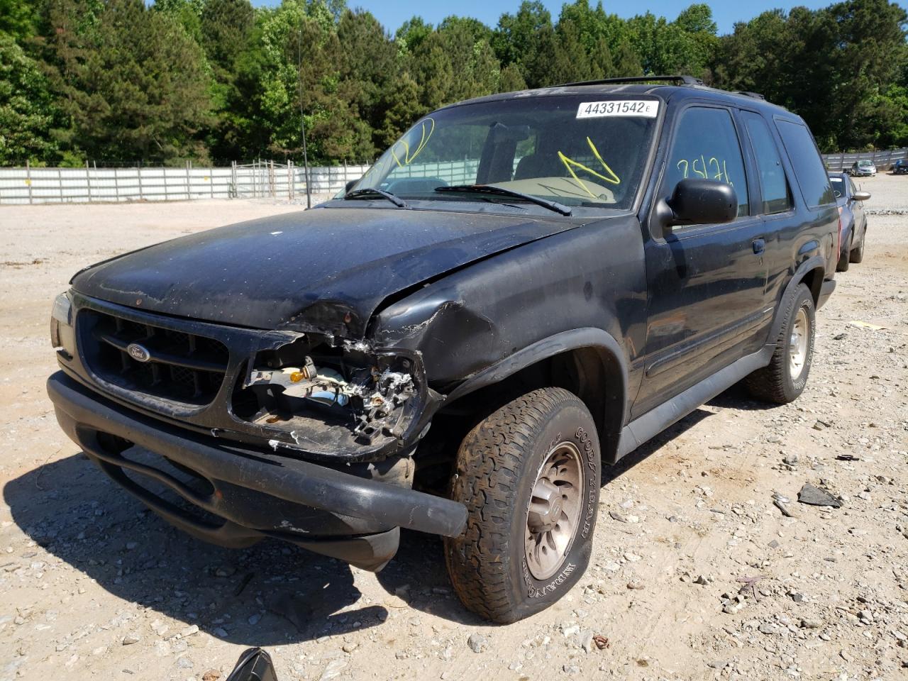 Photo 2 from auction – 1998 FORD EXPLORER with VIN 1FMYU22X5WUC01239