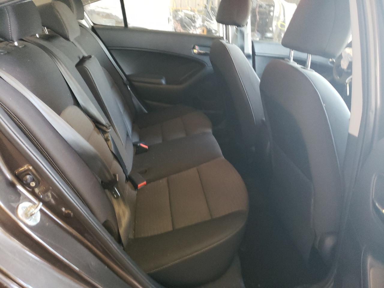 Photo 6 from auction – 2015 KIA FORTE LX with VIN KNAFX4A6XF5351555