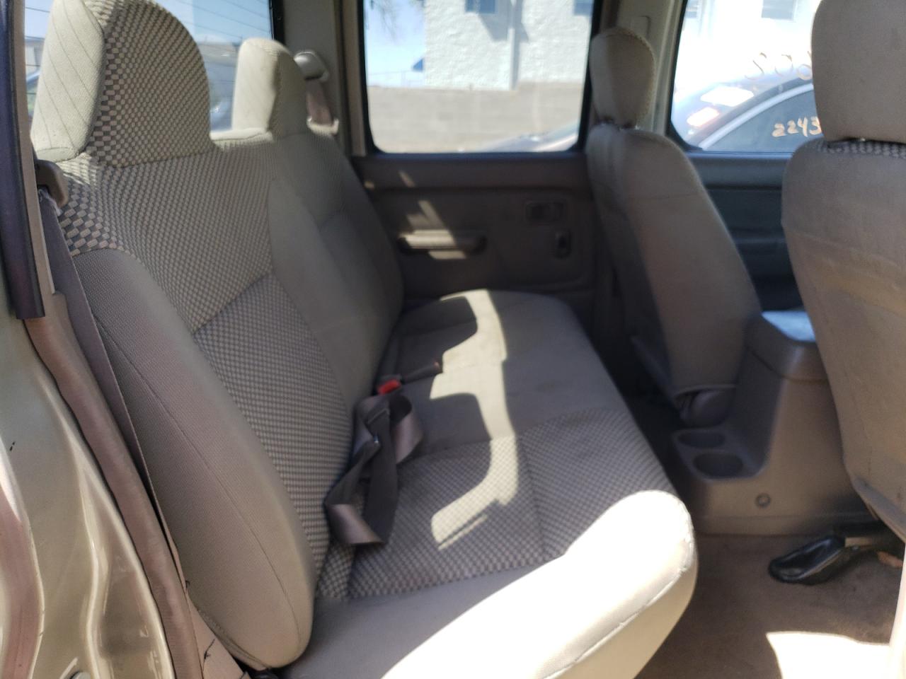 Photo 6 from auction – 2001 NISSAN FRONTIER C with VIN 1N6ED27T41C334910