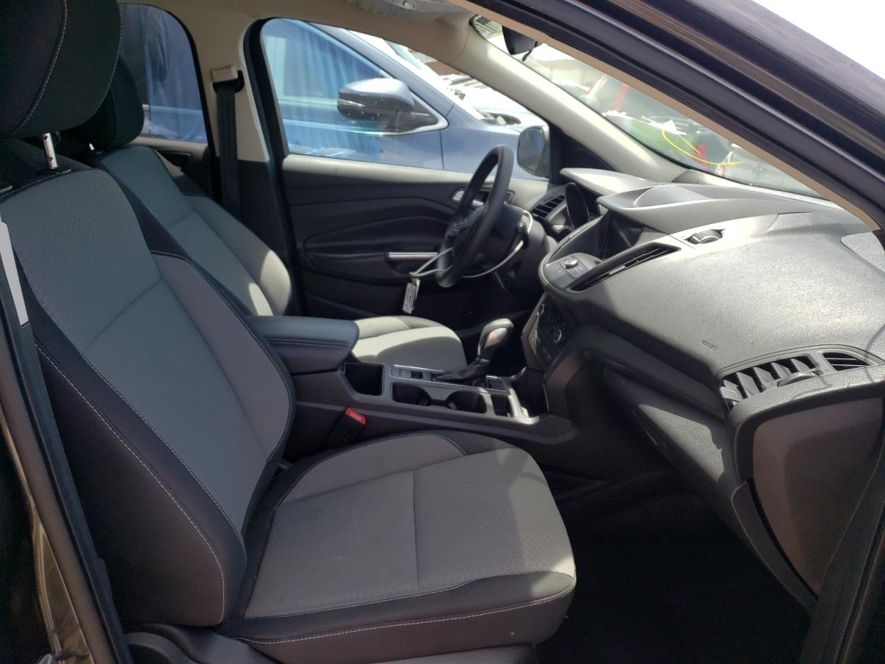 Photo 5 from auction – 2019 FORD ESCAPE SE with VIN 1FMCU0GD2KUC34528