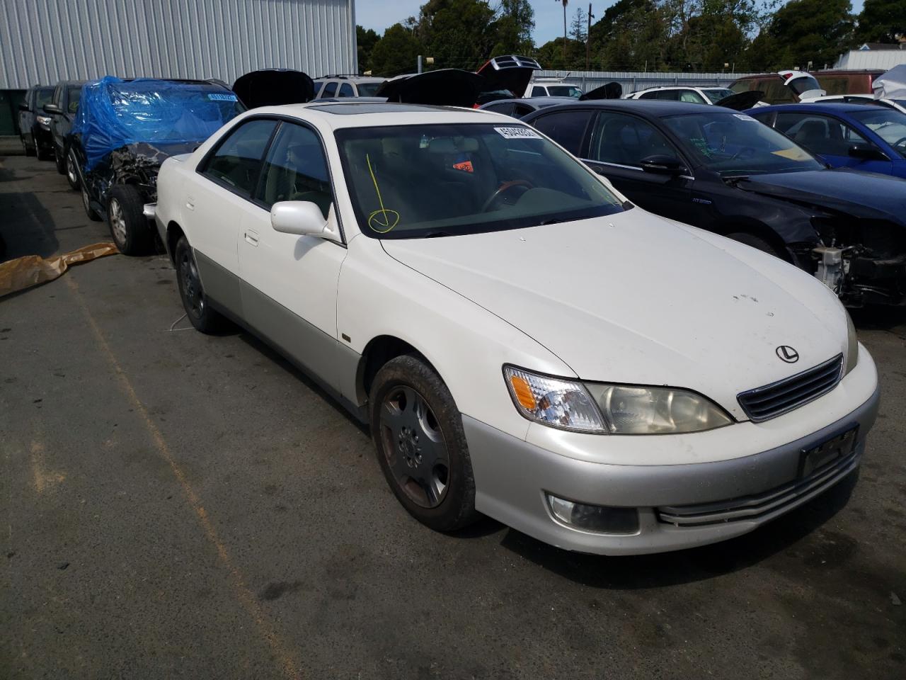 LEXUS ES 300 2001 with VIN JT8BF28G210313622 - Photo from auction