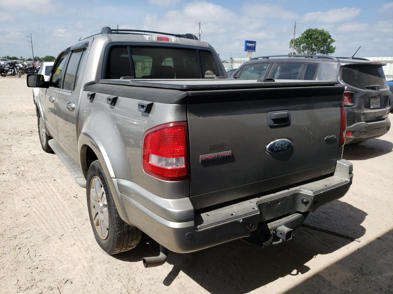 Photo 16 from auction – 2008 FORD EXPLORER S with VIN 1FMEU53858UA61918