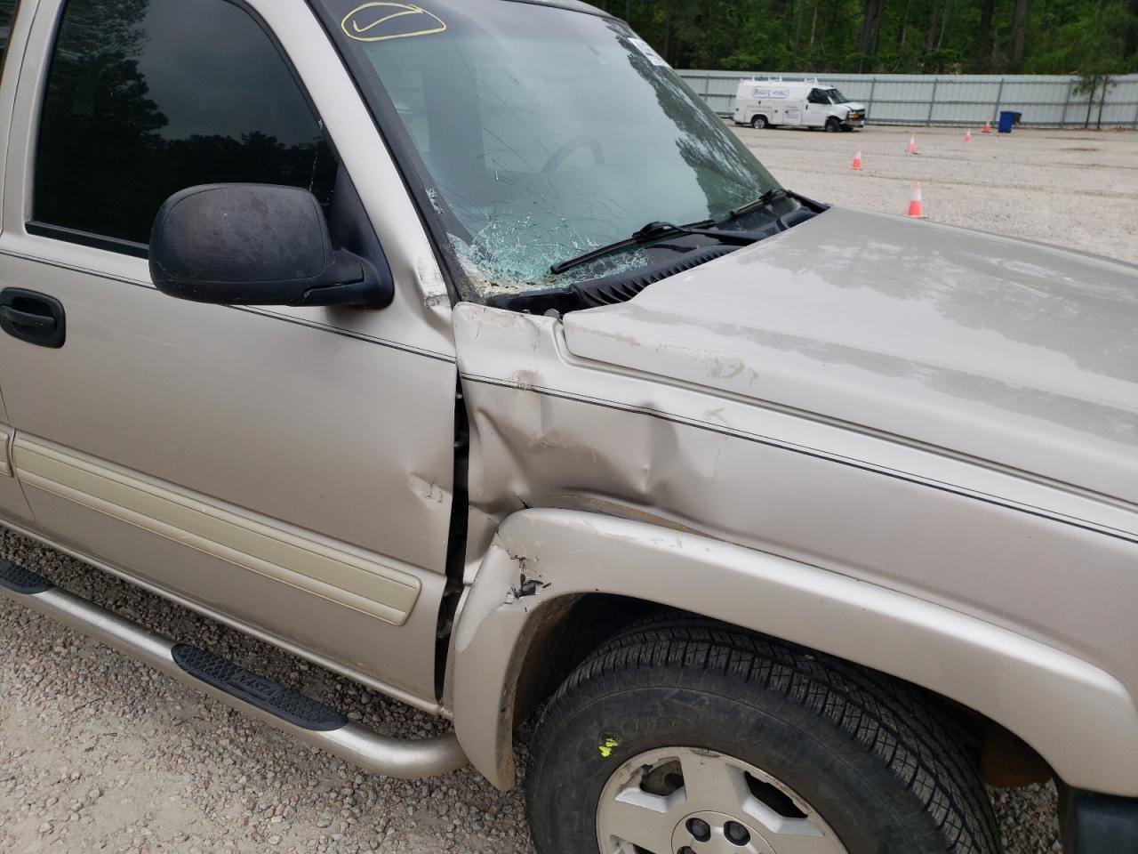 Photo 9 from auction – 2005 CHEVROLET SILVERADO with VIN 1GCEK19B95E107584
