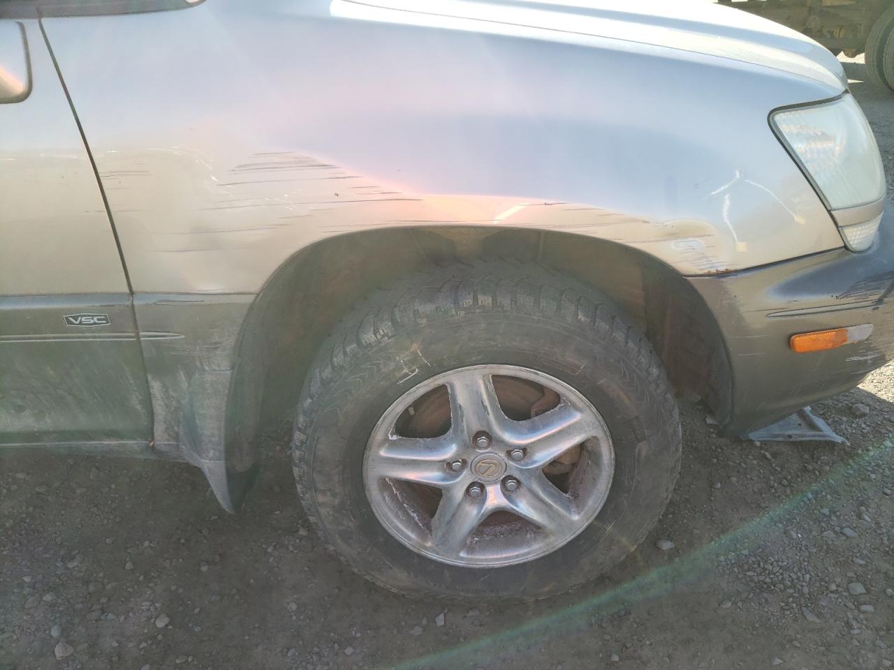 Photo 9 from auction – 2002 LEXUS RX 300 with VIN JTJGF10U620127261