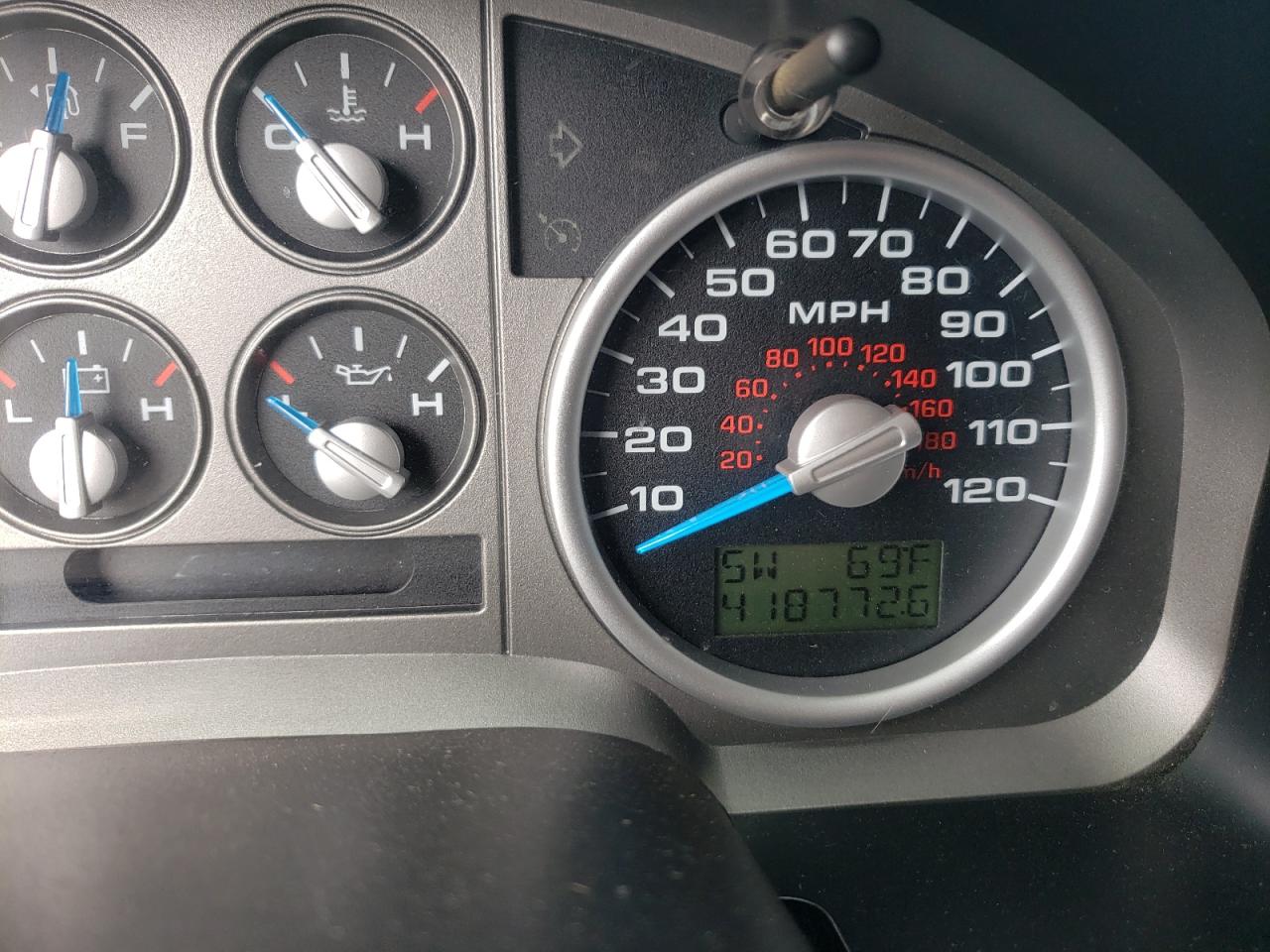 Photo 8 from auction – 2006 FORD F150 with VIN 1FTPW045X6KC30435