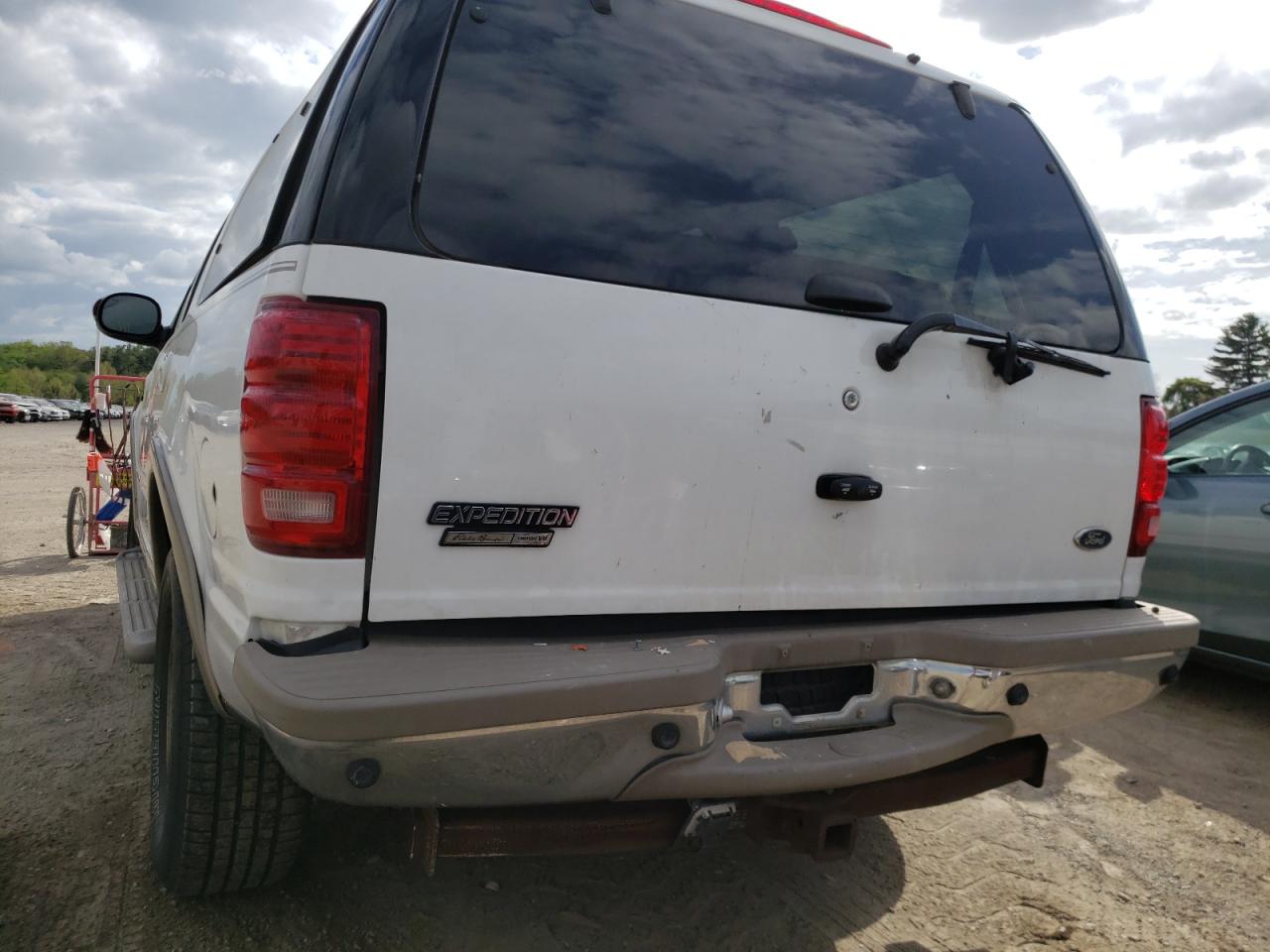 Photo 9 from auction – 2002 FORD EXPEDITION with VIN 1FMFU18L32LA23983
