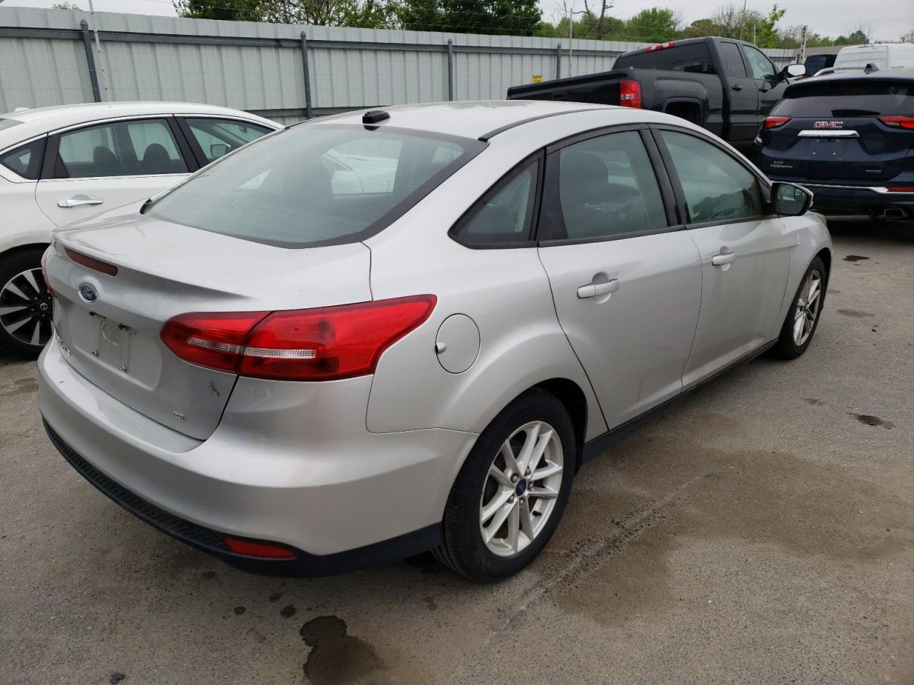 Photo 4 from auction – 2015 FORD FOCUS SE with VIN 1FADP3F23FL370234