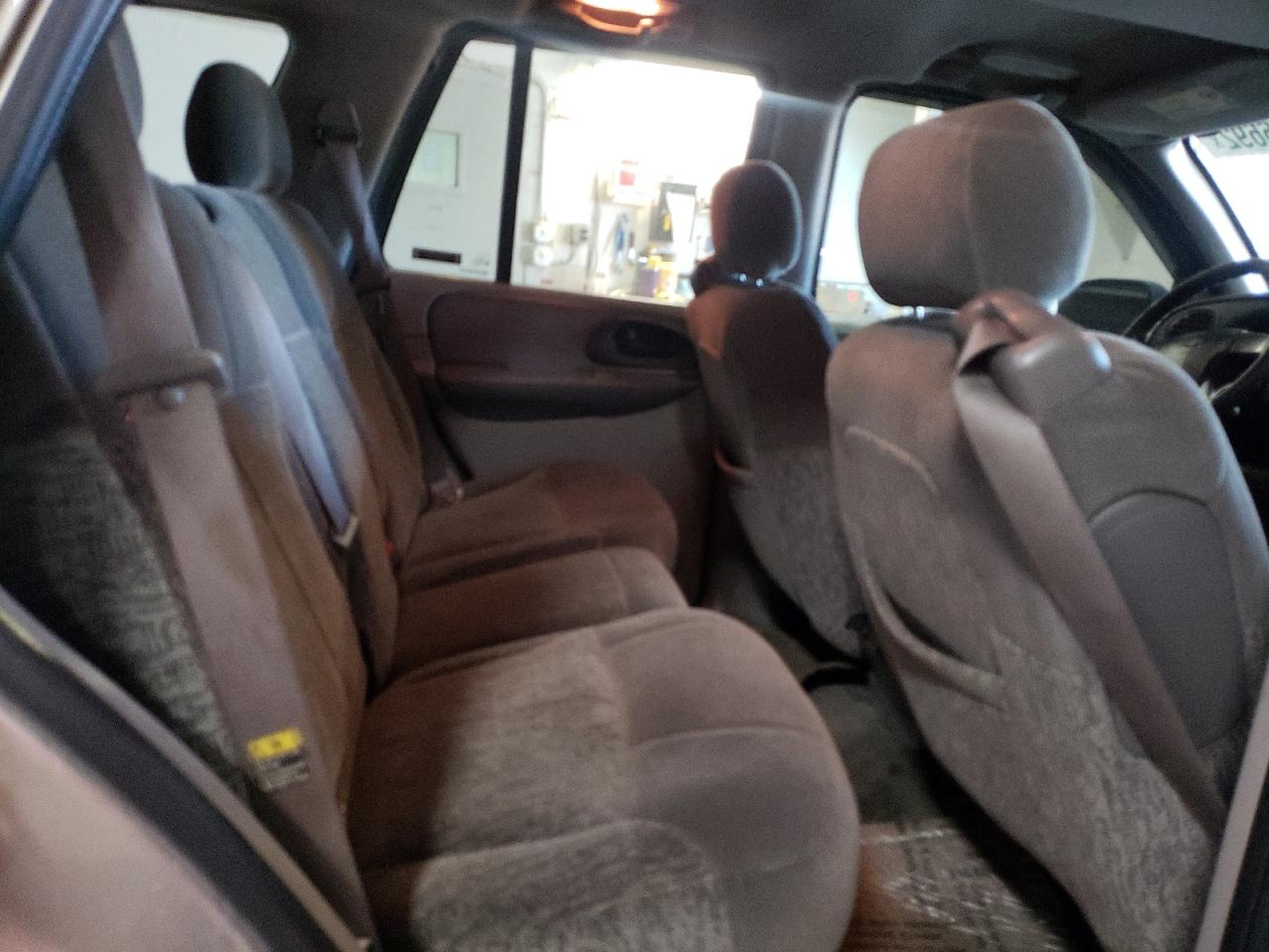 Photo 6 from auction – 2002 CHEVROLET TRAILBLAZE with VIN 1GNDT13S222269885