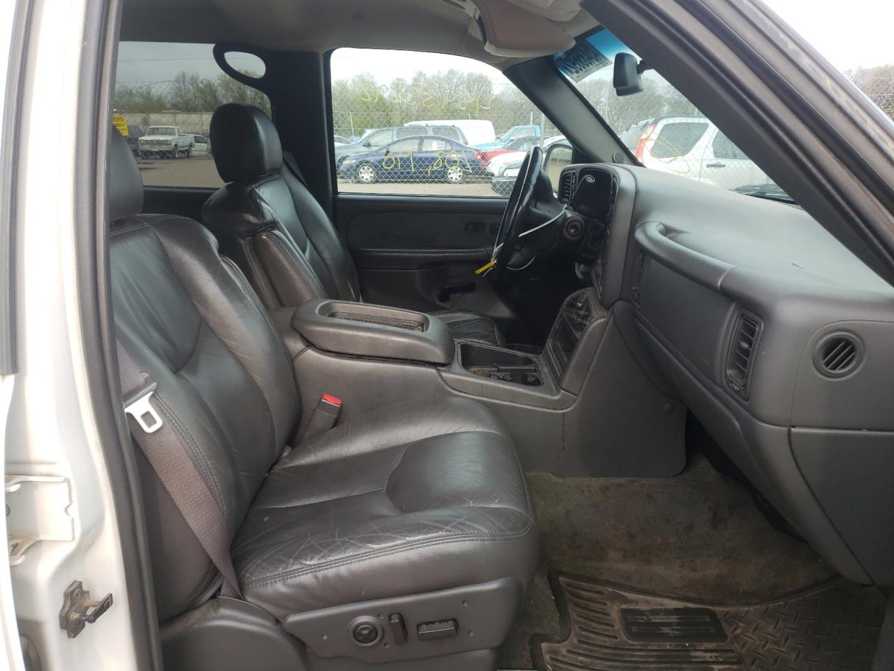 Photo 5 from auction – 2003 CHEVROLET SILVERADO with VIN 1GCGK13U63F216692