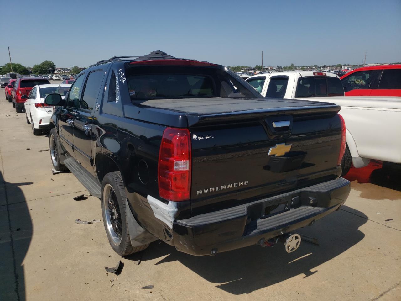 Photo 3 from auction – 2013 CHEVROLET AVALANCHE with VIN 3GNTKFE71DG189055