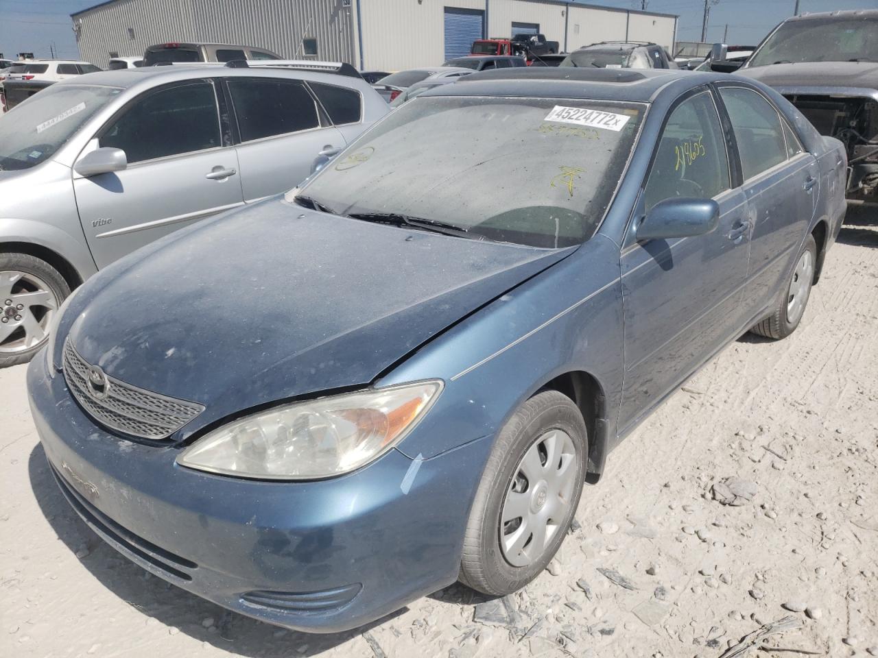 Photo 2 from auction – 2002 TOYOTA CAMRY LE with VIN 4T1BE30K72U557752
