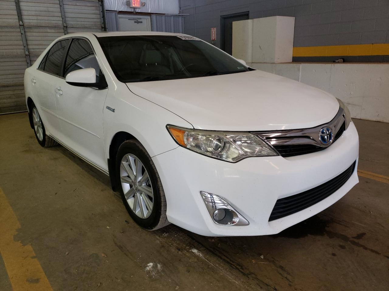 Photo 1 from auction – 2013 TOYOTA CAMRY HYBR with VIN 4T1BD1FK0DU080244