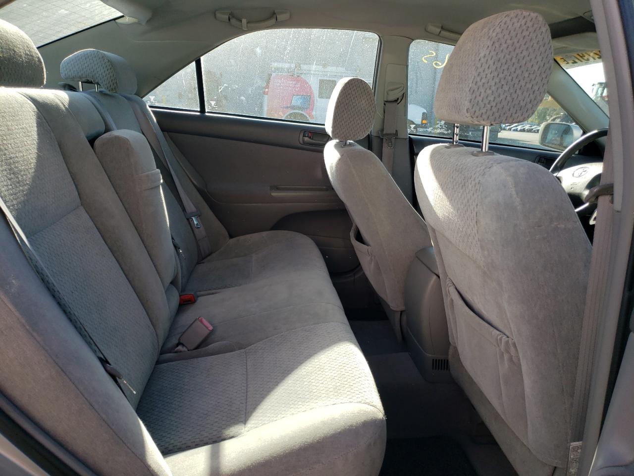 Photo 6 from auction – 2004 TOYOTA CAMRY LE with VIN 4T1BF32K14U572423