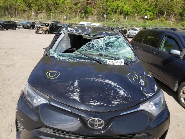 Photo 9 from auction – 2017 TOYOTA RAV4 LE with VIN 2T3BFREV2HW641061