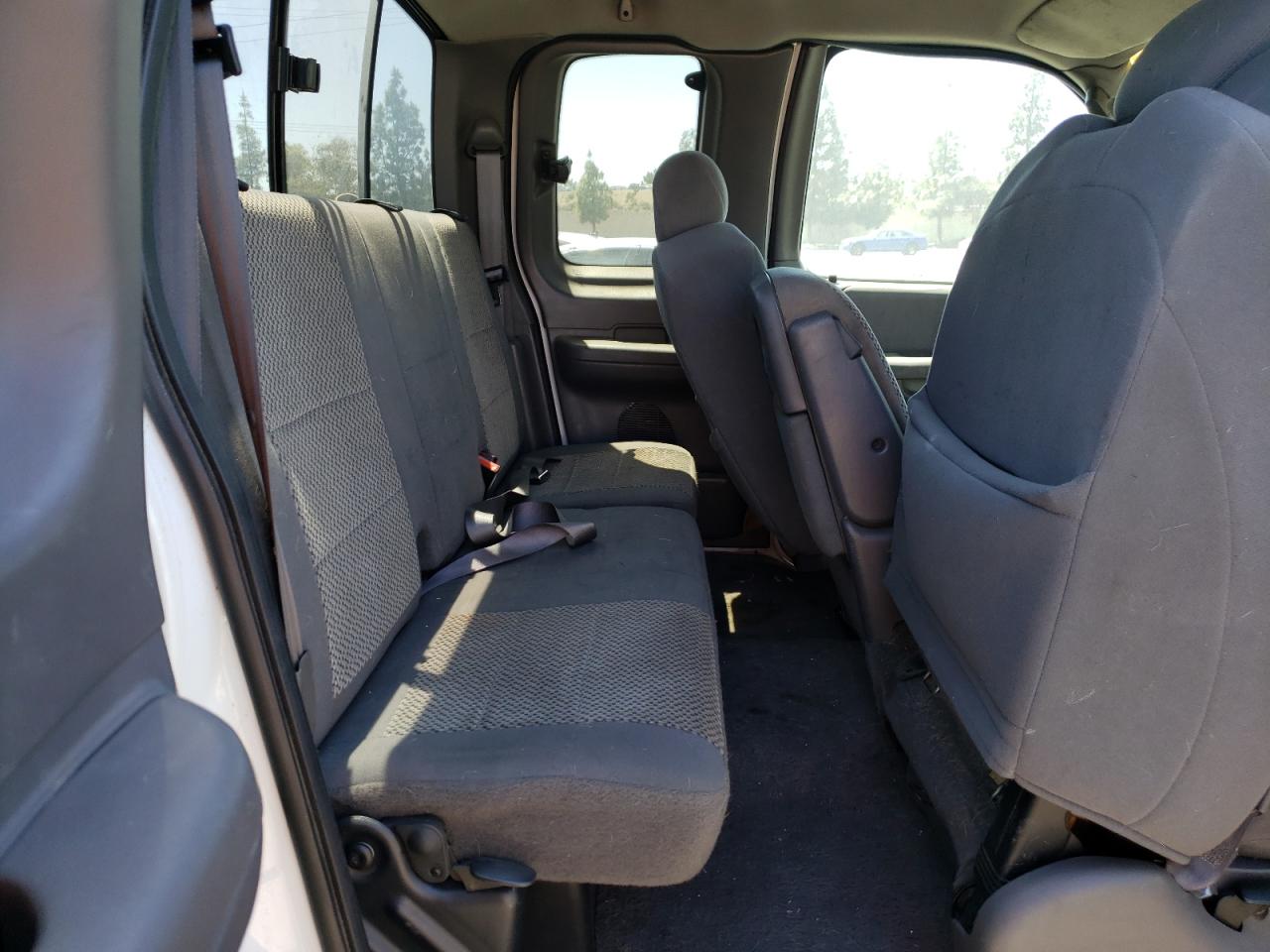 Photo 6 from auction – 2003 FORD F150 with VIN 2FTRX18WX3CA40147