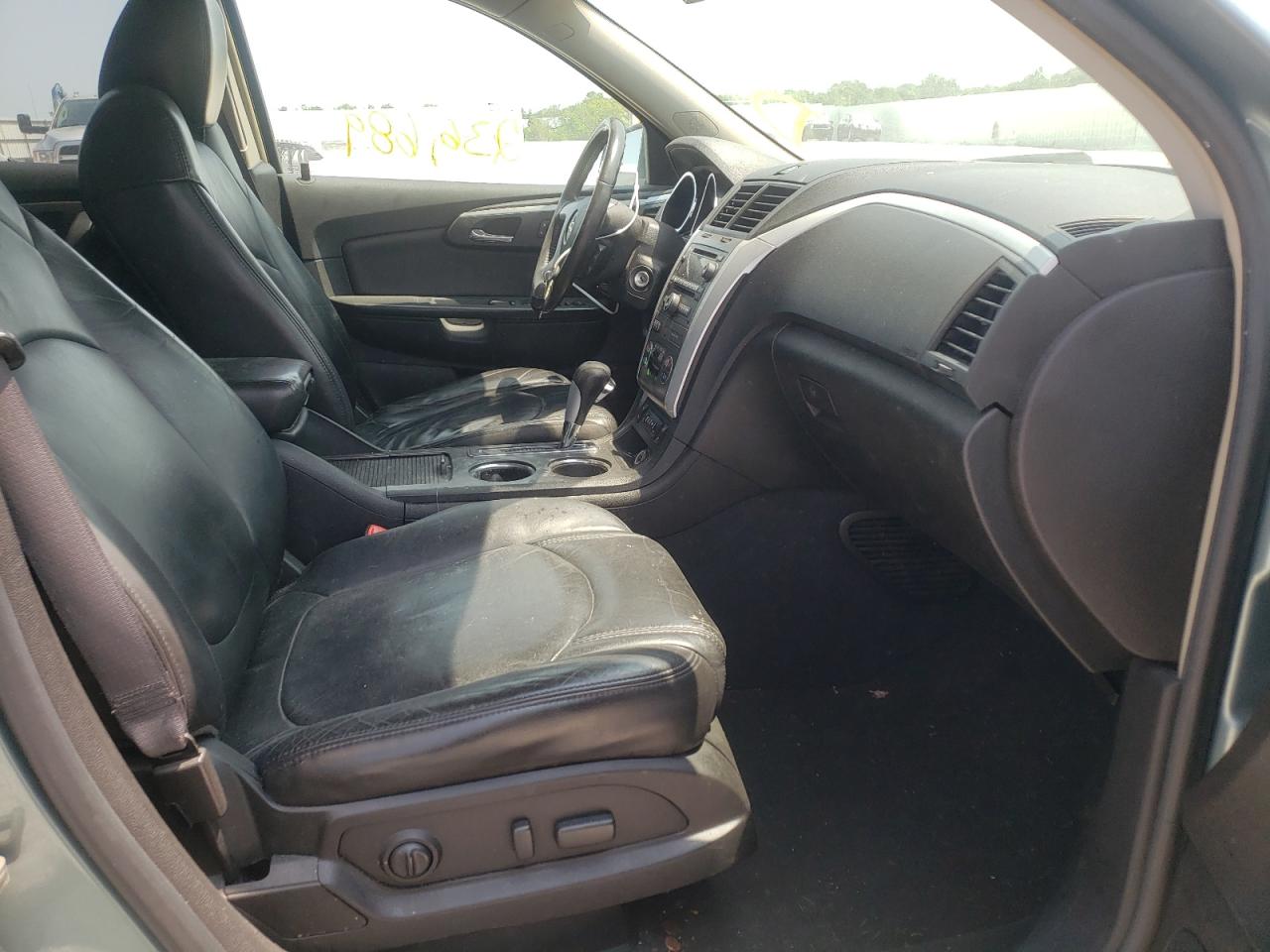 Photo 5 from auction – 2009 CHEVROLET TRAVERSE L with VIN 1GNER23D59S136882