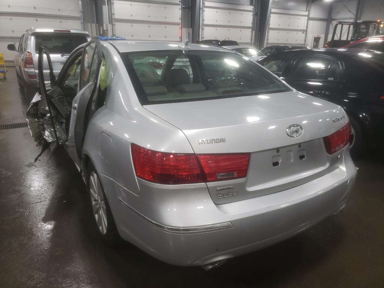 Photo 3 from auction – 2009 HYUNDAI SONATA SE with VIN 5NPEU46F19H406706